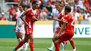 Bayern topple Auckland City 10-0
