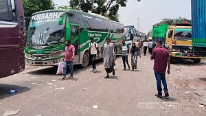 Eid rush brings back familiar chaos at Paturia jetty