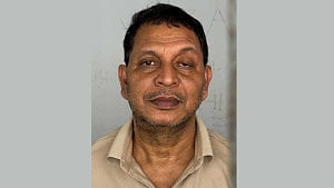 মানিকগঞ্জ জেলা শ্রমিক লীগ সভাপতি ঢাকায় গ্রেপ্তার