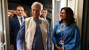 Yunus heads home after UK visit