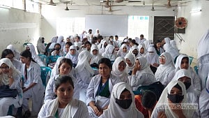 নারীবান্ধব শৌচাগার চাই সব স্কুল-কলেজে