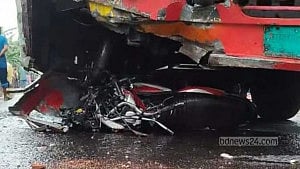 নীলফামারীতে বাস চাপায় বাইক আরোহী ২ জনের মৃত্যু