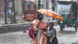 বৃষ্টিতে কমেছে ভ্যাপসা গরম