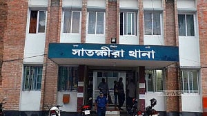 BSF hands over 4 Bangladeshis at border