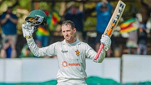 Williams hits ton but S Africa lead in Bulawayo