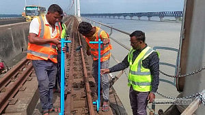 Jamuna Bridge rail line being lifted to widen road