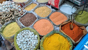 মসলার বাজারে এবার গরম ‘কম’