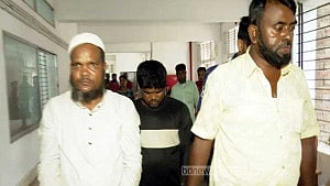 জাফলংয়ে ২ উপদেষ্টার গাড়ি আটকে বিক্ষোভ, শ্রমিকদলের দুজন গ্রেপ্তার