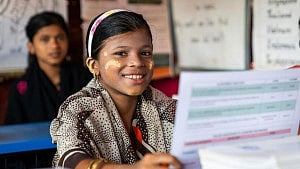 দক্ষতার স্বীকৃতি পাচ্ছেন রোহিঙ্গা শিবিরের স্বেচ্ছাসেবী শিক্ষকরা