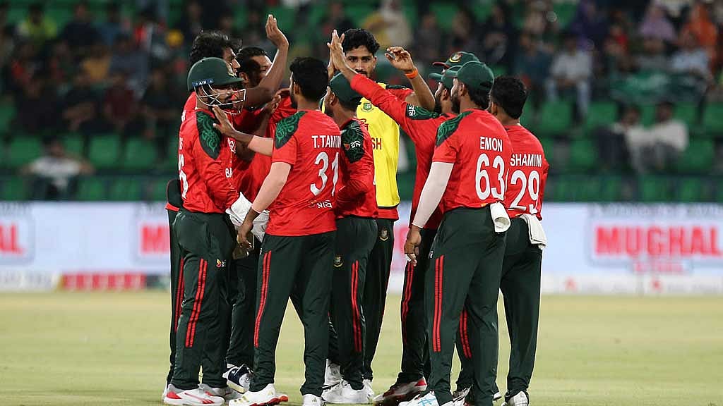 বাংলাদেশকে হোয়াইটওয়াশ করল পাকিস্তান