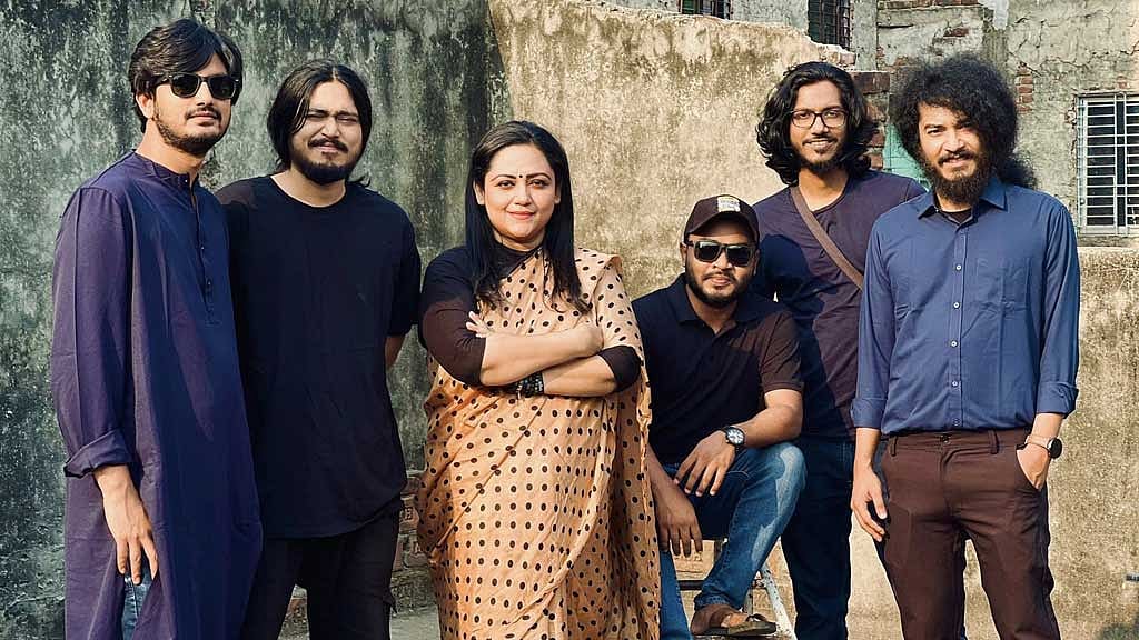 ‘চিরকুট’ ব্যান্ডের সদস্যরা। ছবি: চিরকুটের ফেইসবুক থেকে নেওয়া।
