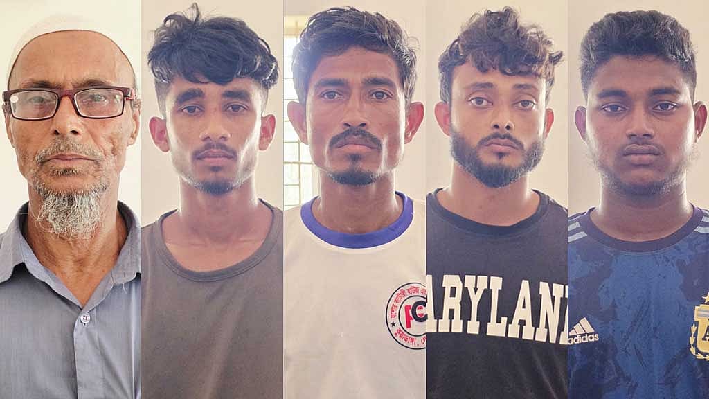 সেনাসদস্যকে মারধরের ঘটনায় গ্রেপ্তার হওয়া- আনোয়ার শেখ, আলআমিন, শিমুল সিকদার এবং সাহিন ভূইয়া, ইমন সিকদার