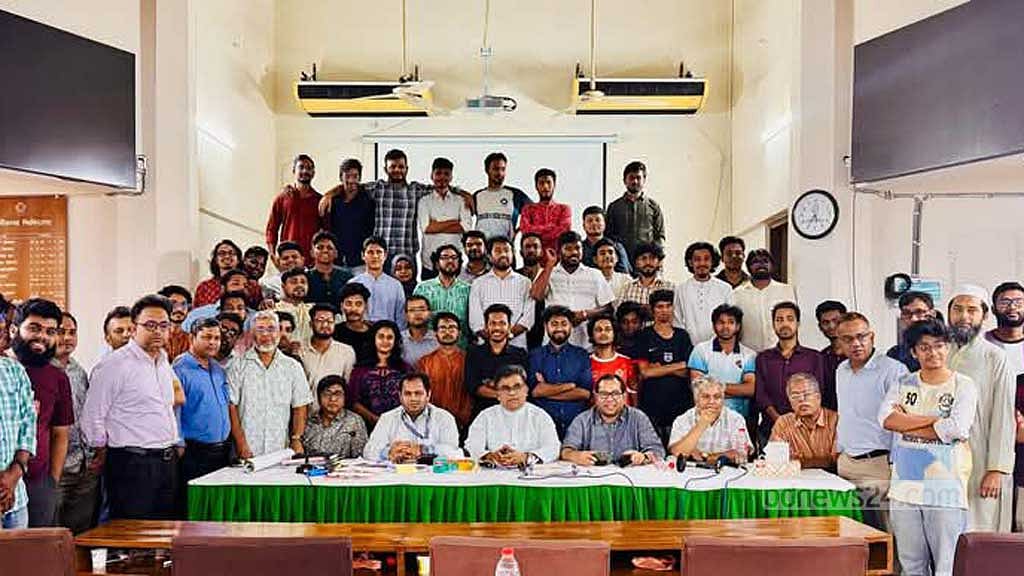 ৩০ এপ্রিল বিশ্ববিদ্যালয় কর্তৃপক্ষ জাকসু নির্বাচনের তফসিল ঘোষণা করে। 
