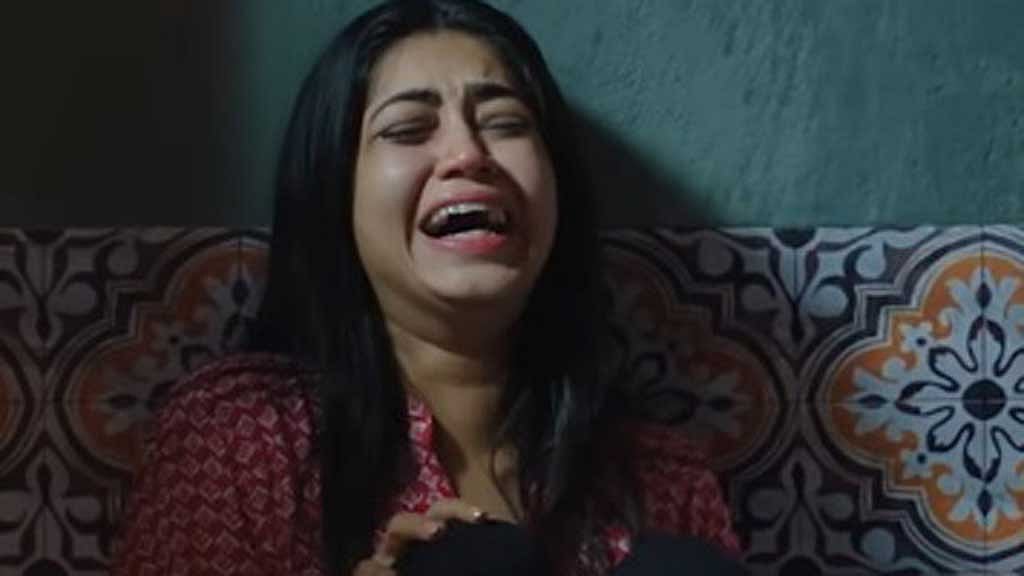 ‘নীলচক্র’ সিনেমার দৃশ্যে প্রিয়ন্তী ঊর্বি।