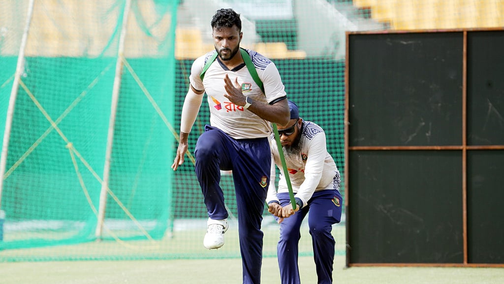 দীর্ঘ লড়াই শেষে আবার জাতীয় দলে ইবাদত। ছবি: বিসিবি। 