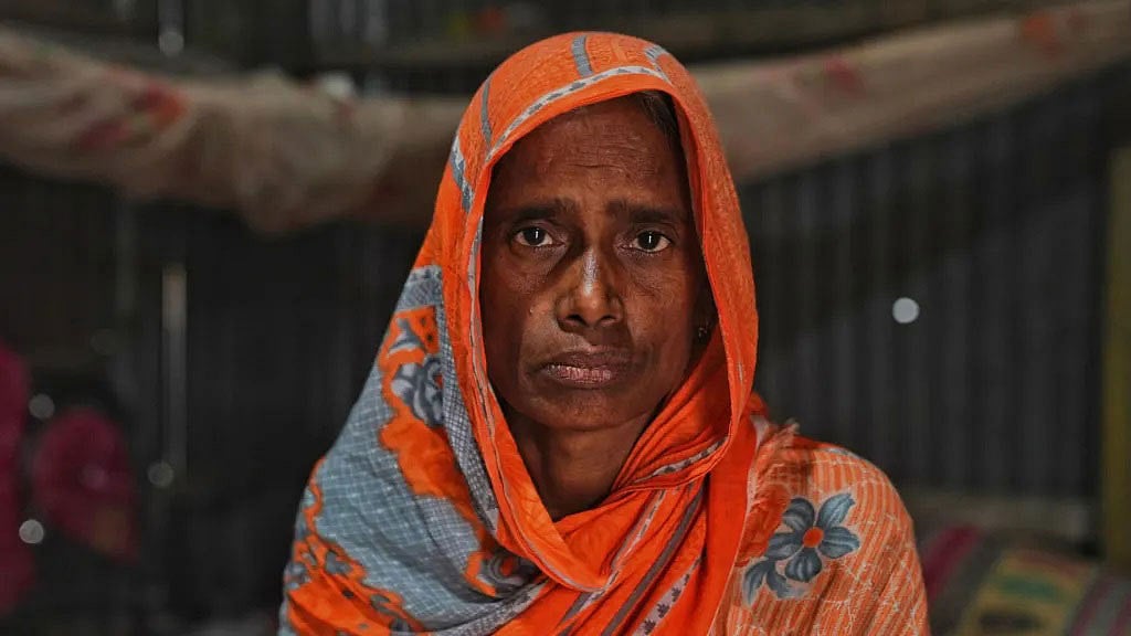 গেল বন্দুকের মুখে পুশ ইন করা সোনা বানু। ছবি: প্রিতম রায়/বিবিসি