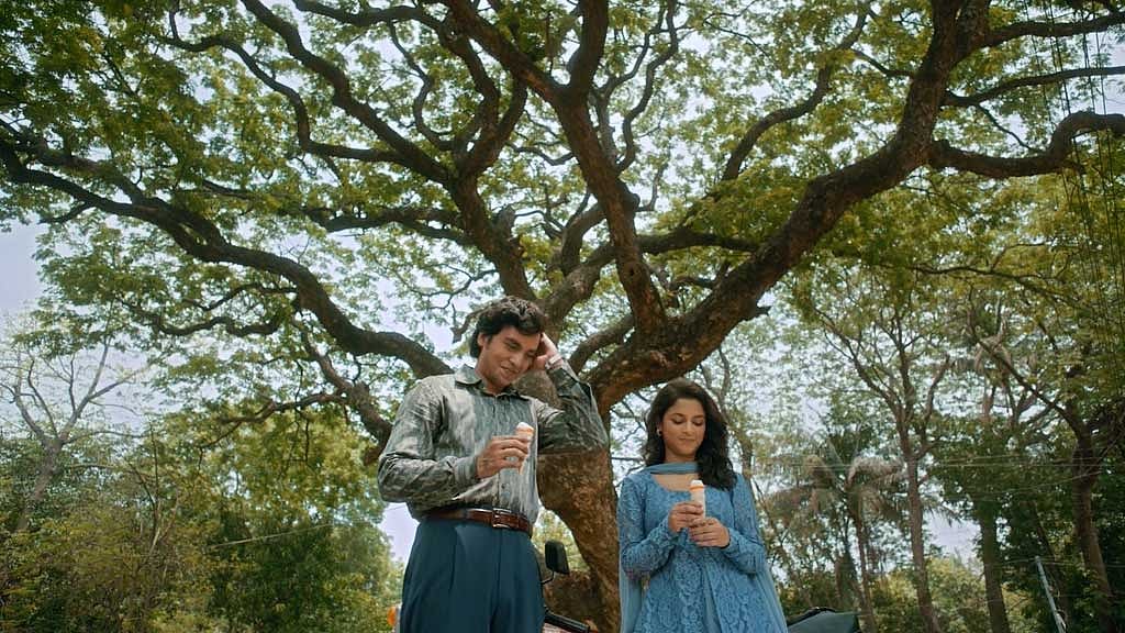 ‘উৎসব’ সিনেমার দৃশ্য। ছবি: চরকির সৌজন্যে।