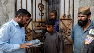 Pakistan asks illegal foreigners, Afghan Citizen Card holders to leave