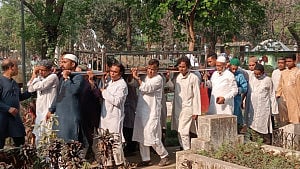 Ex-DU VC Arefin Siddique buried in Azimpur graveyard