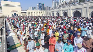 সব মসজিদে বেলা দেড়টায় জুমার নামাজ আদায়ের নির্দেশনা