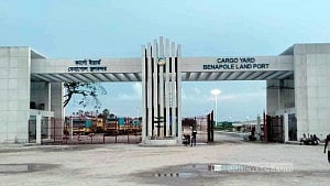 ঈদ ঘিরে লম্বা ছুটি, বেনাপোল দিয়ে সীমিত আকারে চলবে আমদানি-রপ্তানি