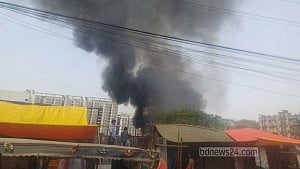 ভাষানটেক বস্তির আগুন সোয়া ১ ঘণ্টা পর নিয়ন্ত্রণে