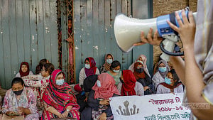 বিএমডিসির সামনে শিক্ষার্থীদের অবরোধ