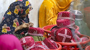 Skull caps from Kamrangirchar sold far and wide