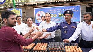 চুয়াডাঙ্গায় সুলভ মূল্যে মাংস-ডিম-দুধ বিক্রি শুরু