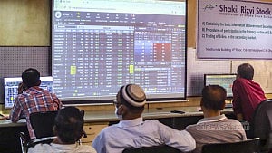 DSEX sees rise after regulators meet