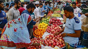 Fruits prices spike in Ramadan