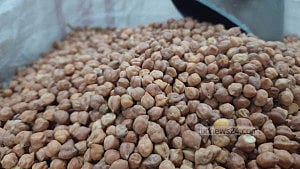 Ramadan market: some items pinch buyers, others 'stable'