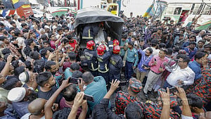 ঢাকায় আবাসিক হোটেলে আগুন, নিহত ৪