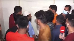Mob storms Gulshan house at midnight