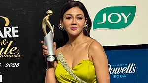 Jaya Filmfare Bangla's ‘Traditional Queen of the Year’