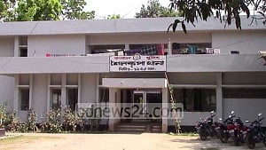 Lightning strikes kill 2, injure 4 in Jhenaidah