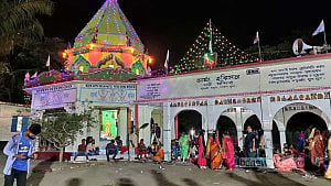 খুলনায় মন্দিরের তালা কেটে কৃষ্ণমূর্তি চুরি