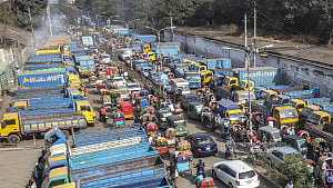 Trucks take over Tejgaon road again