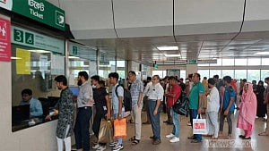 Metro rail staff withdraw work stoppage, ticket sales resume