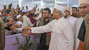 'Eid Mubarak, sir': Yunus's Eidgah appearance delights worshippers