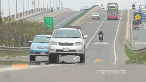20 injured after 5-vehicle crash on Mawa Expressway