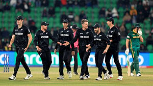 NZ down S Africa to set up Champions Trophy final against India