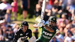 Pakistan 91 all out as NZ thump new-look side