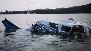12 dead after Honduras plane crashes into water