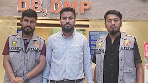 যৌনকর্মীদের মারধরকারী সেই যুবক ৬ মাস পর গ্রেপ্তার