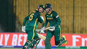 S Africa book Champions Trophy semi-final spot