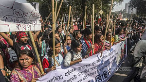 নারী নির্যাতন: উত্তাল ঢাবি