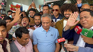 Hamza Choudhury lands in Sylhet amid much fanfare