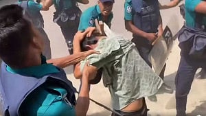 Police crack down on workers' march to Secretariat