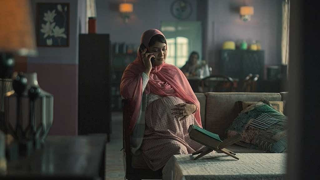 ওয়েব ফিল্ম 'আমলনামার' দৃশ্যে সারিকা সাবরিন, ছবি: চরকির সৌজন্যে। 